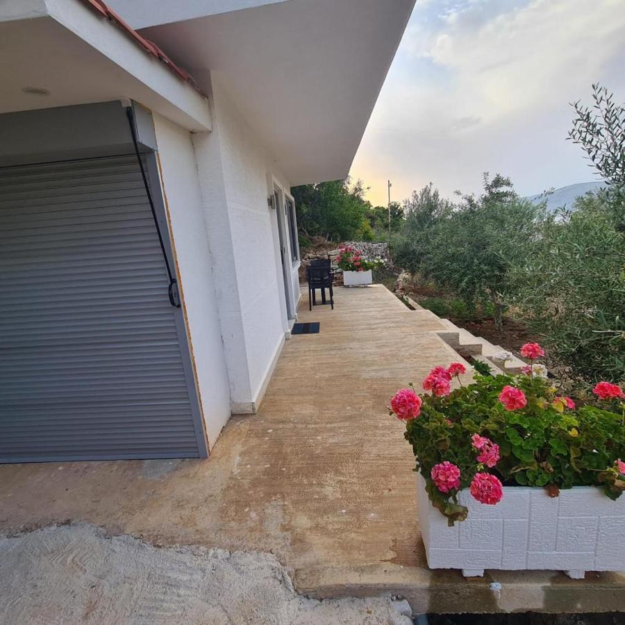 Martini Vacation Home Sarandë Exteriör bild